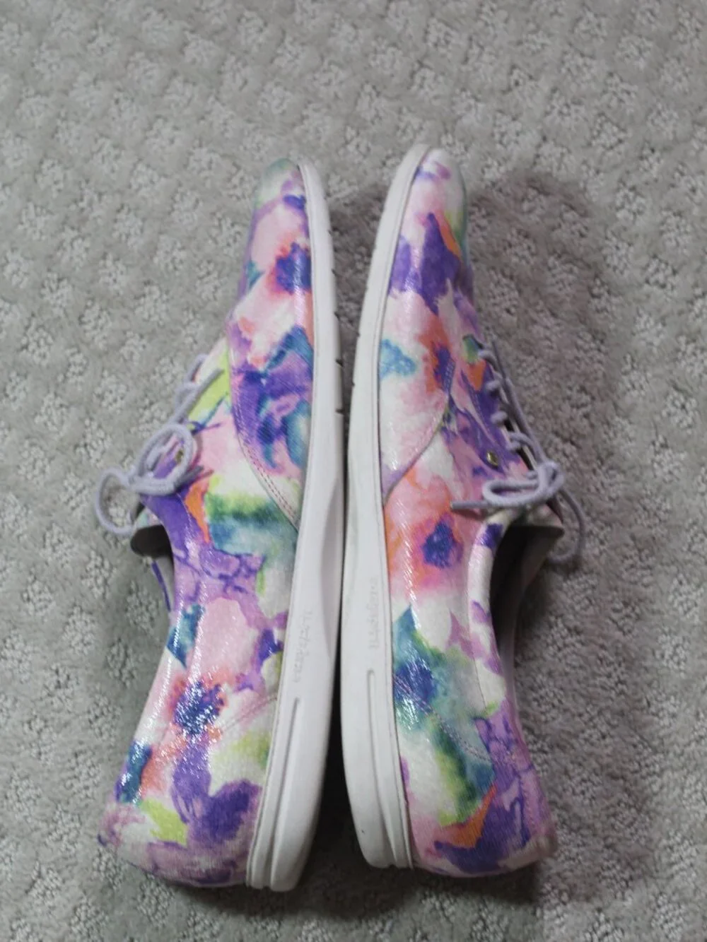 Easy Spirit Size 12 Purple Pink Floral Leather Low Top Lace Up Sneaker